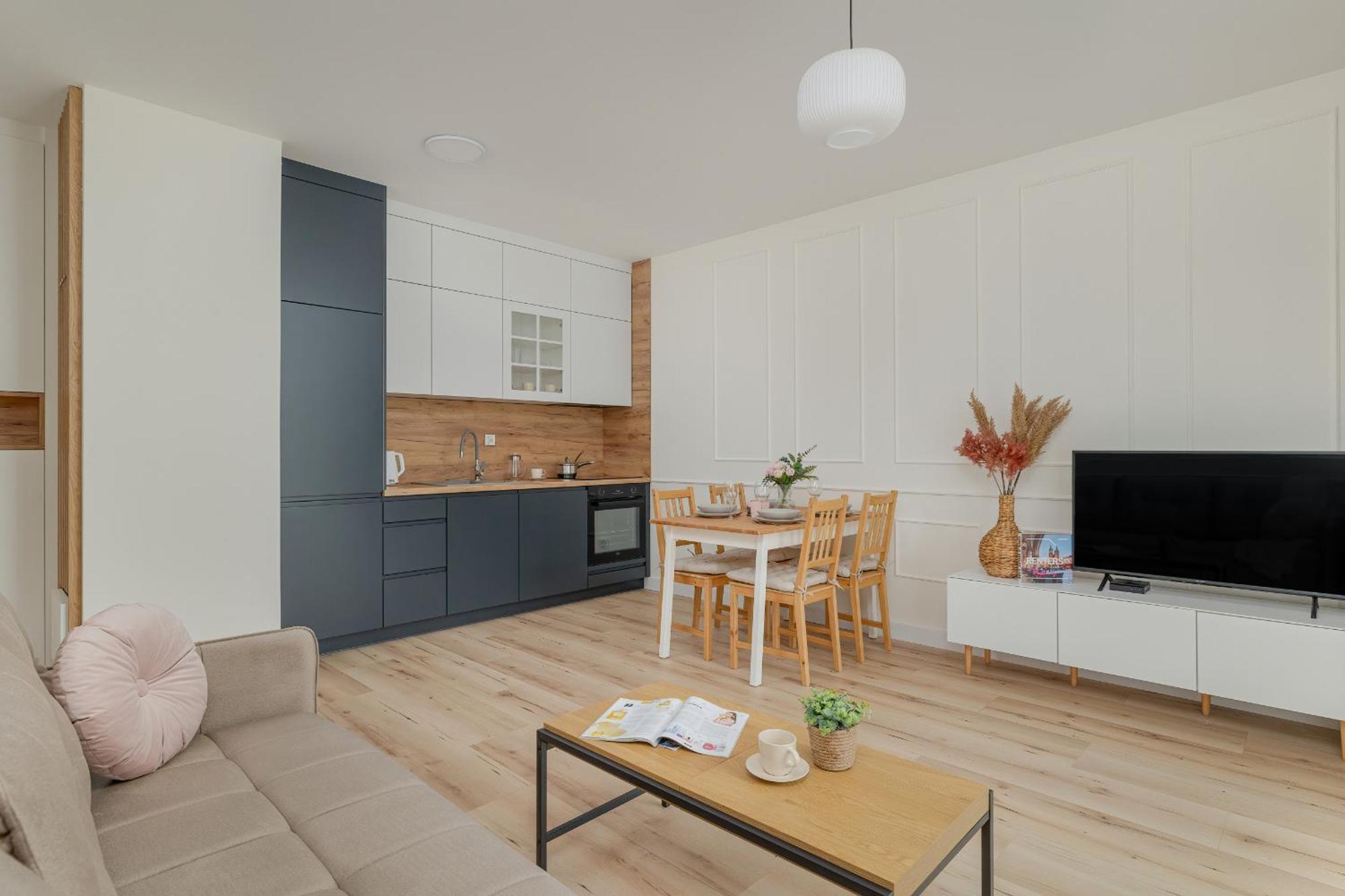 Cozy Apartment Orawska With Balcony By Noclegi Renters Krakow Bagian luar foto
